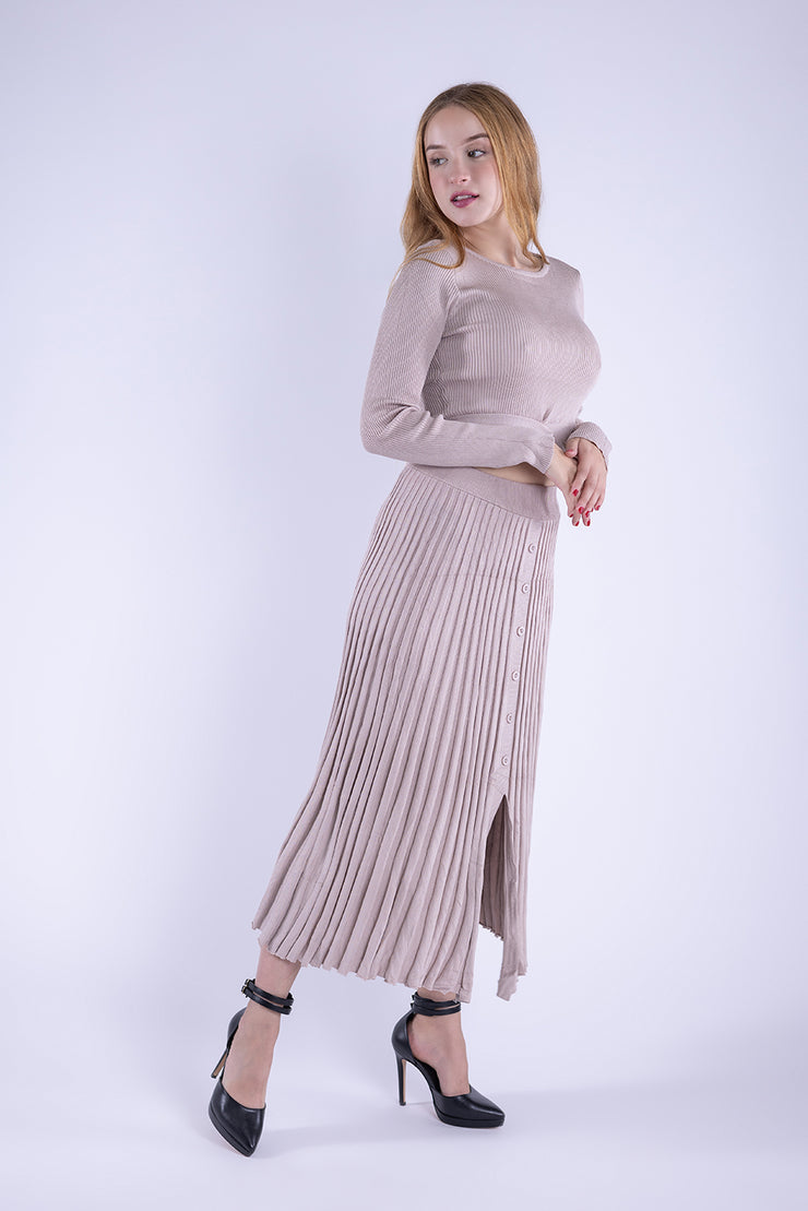 Conjunto beige tipo tela de suéter
