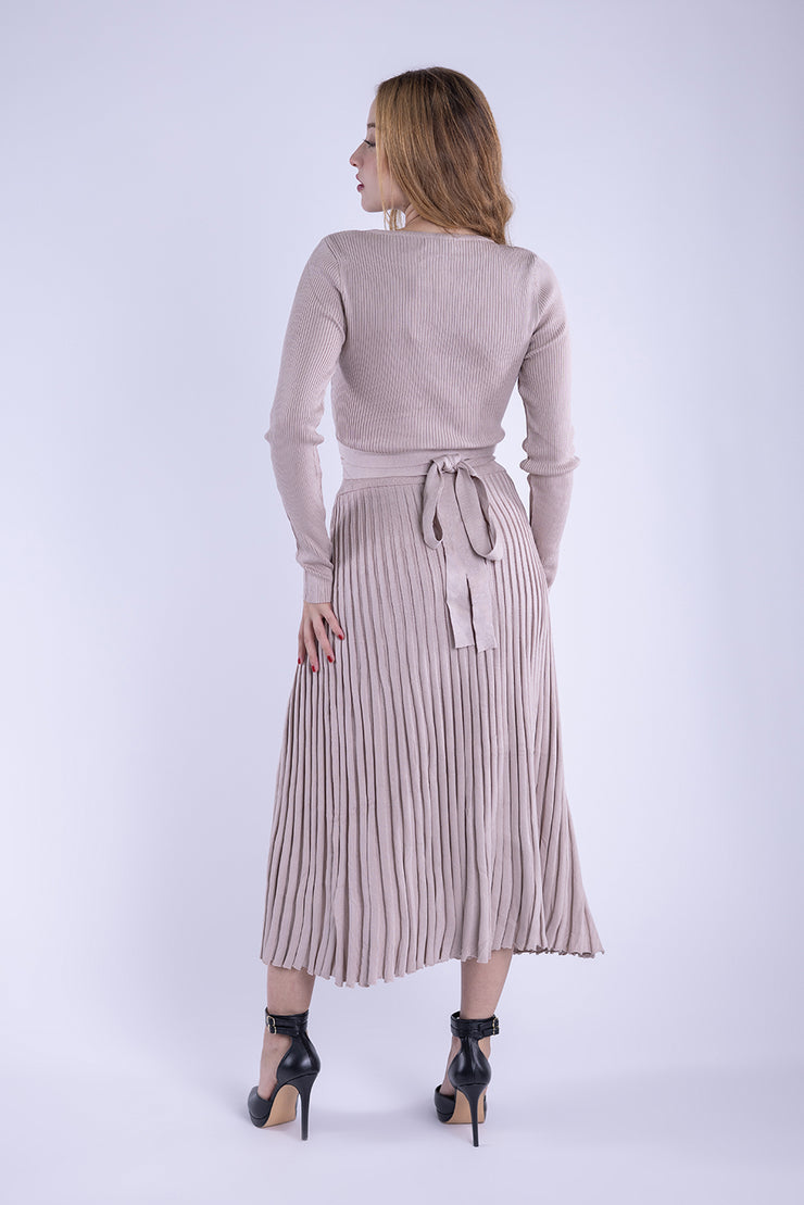 Conjunto beige tipo tela de suéter