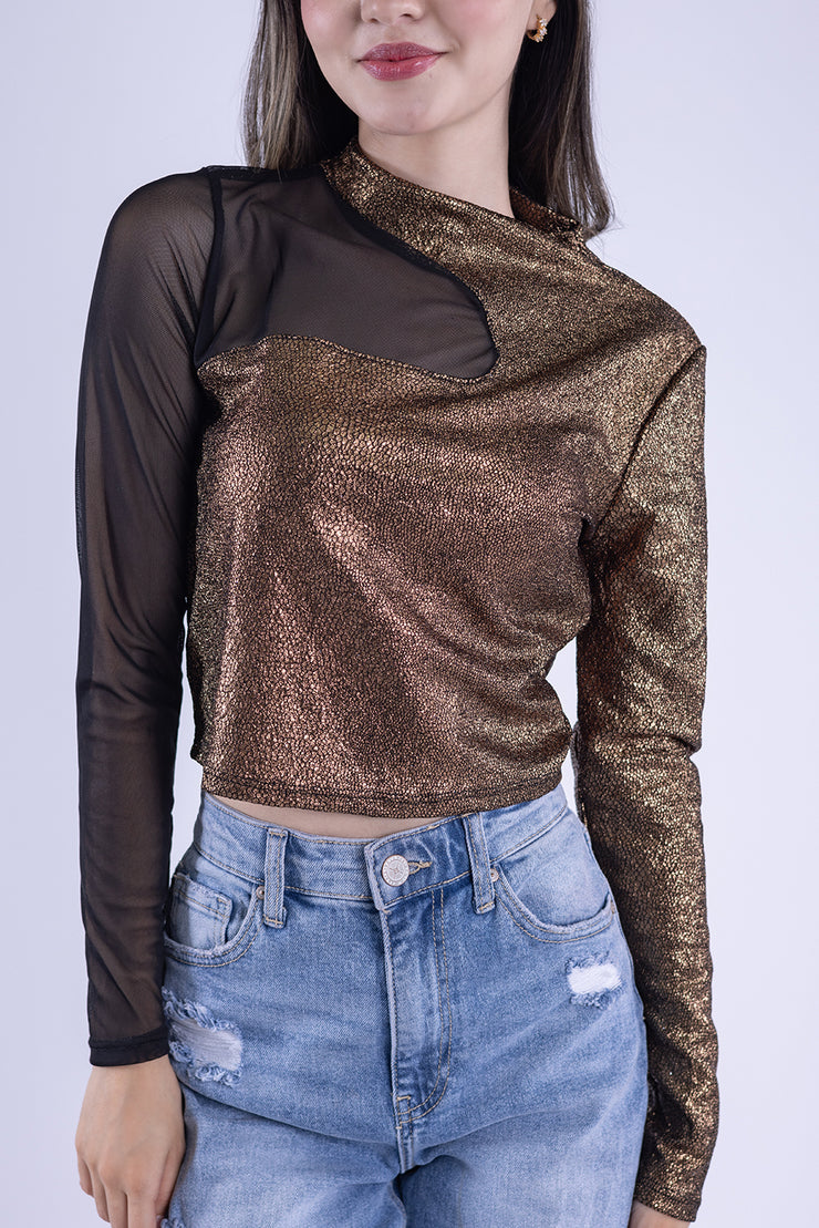 Crop top cafe metalizado con manga desigual
