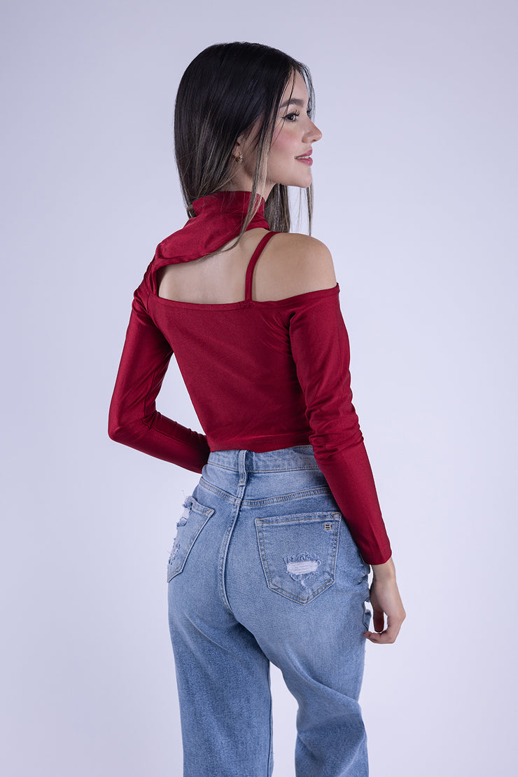 Blusa guinda de un hombro descubierto