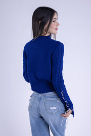 Suéter azul tejido con brillos en manga