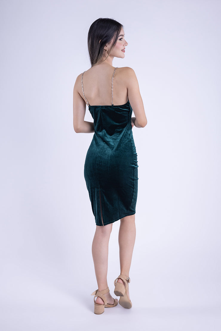Vestido verde de  terciopelo con tirante de cadena