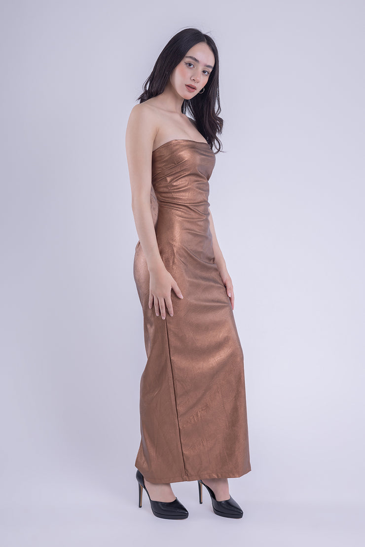 Vestido satinado plástificado