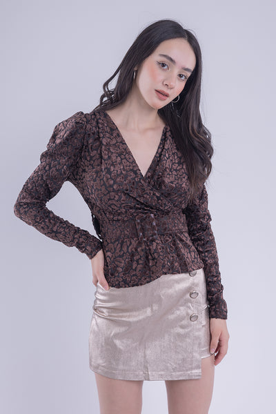 Blusa animal print de terciopelo