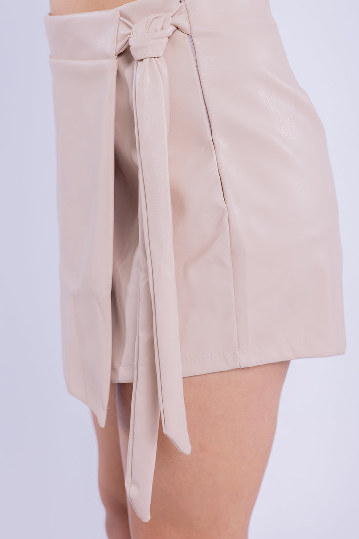 Short Falda de vinipiel