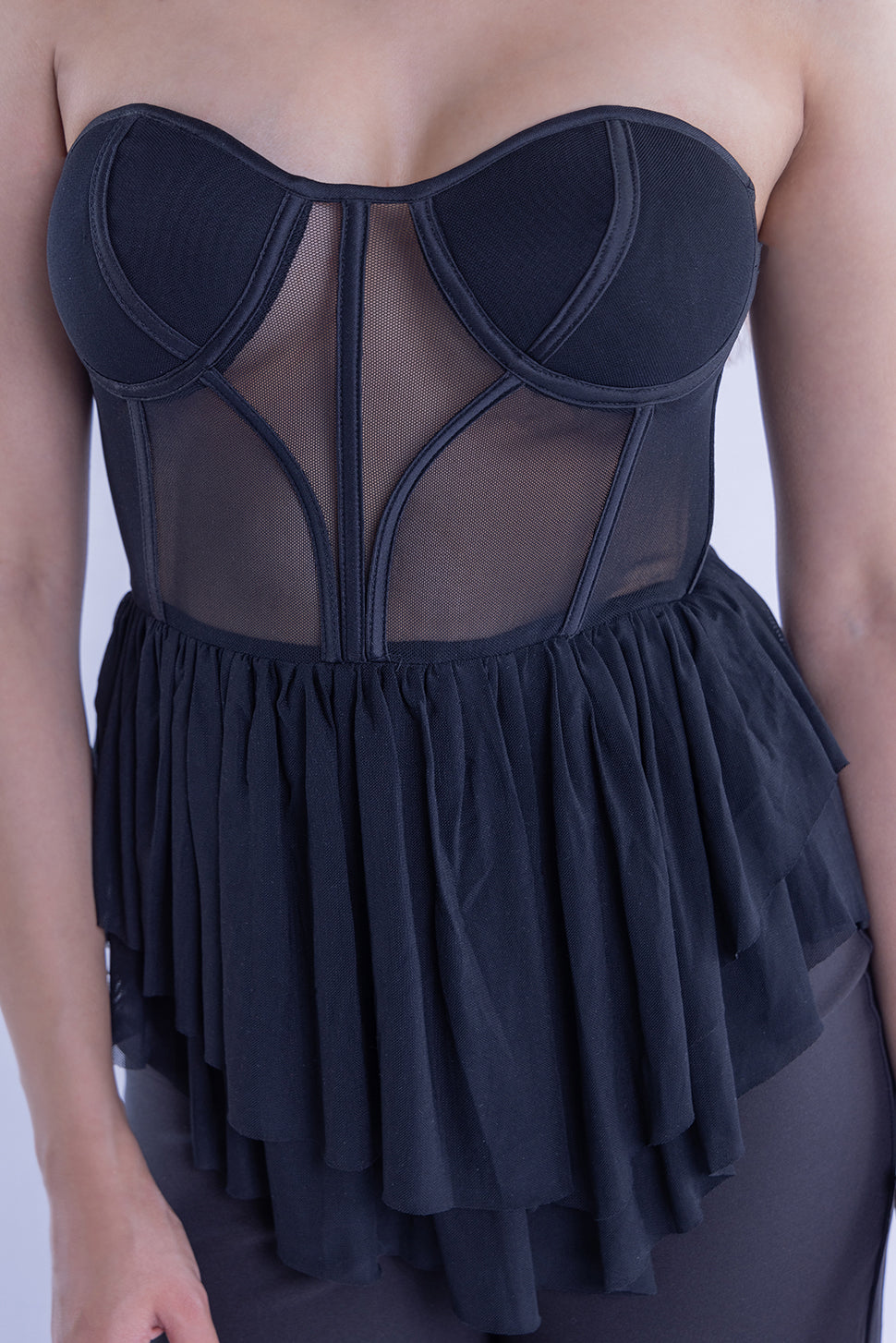 Crop top mesh stapple con copas