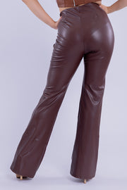 Pantalón seccionado de vinipiel acampanado