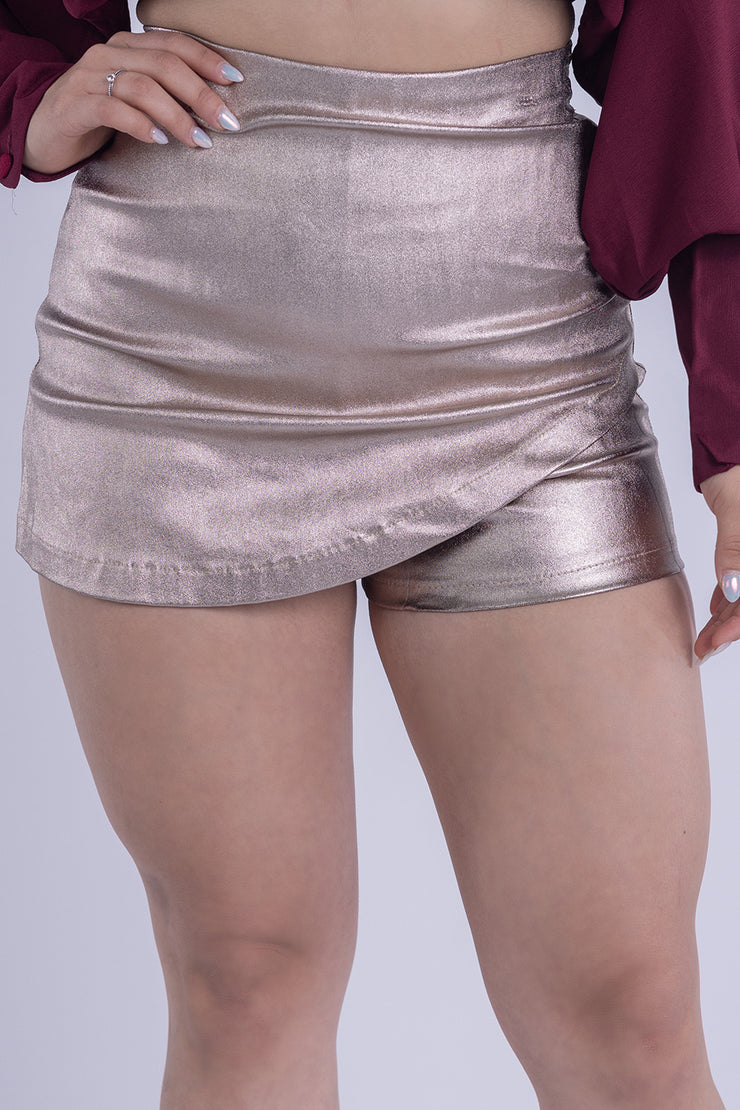 Falda short con cruce al frente
