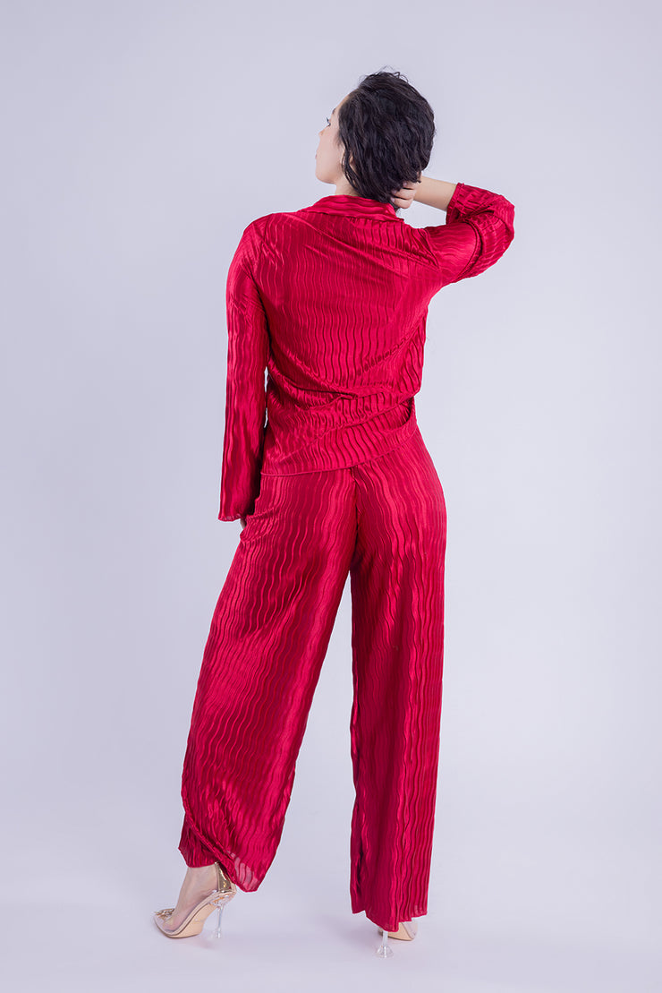 Conjunto satinado de blusa y pantalon