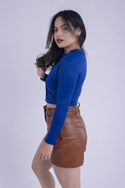 Crop top acanalado con nudo al centro