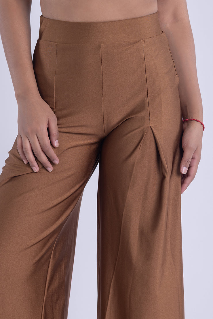 Pantalón satinado con pata de elefante