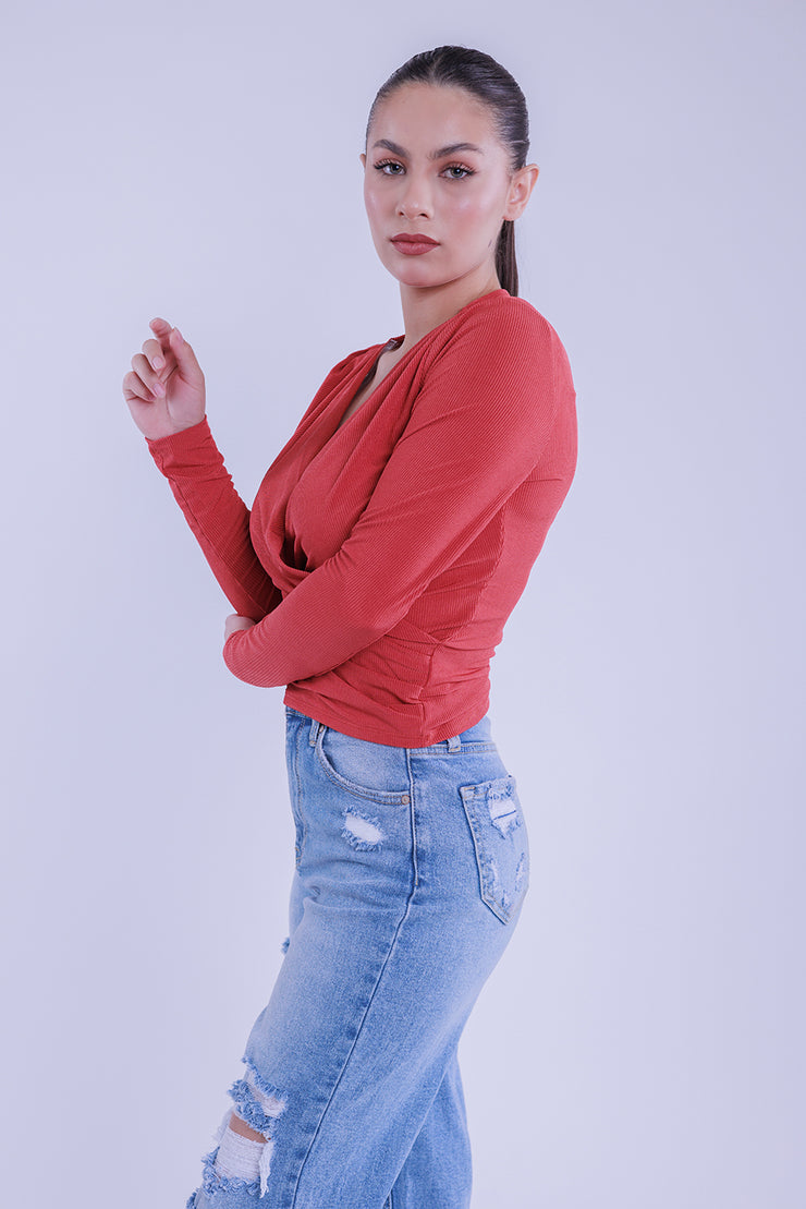 Blusa con escote cruzado en V