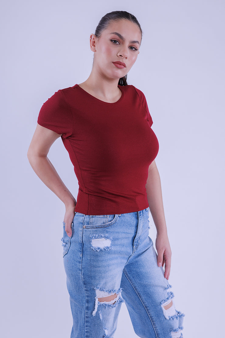 Top básico de cuello redondo