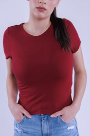Top básico de cuello redondo