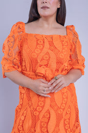Vestido naranja estilo crochet