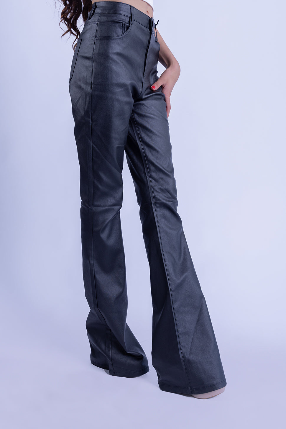 Pantalón de vinipiel estilo jeans