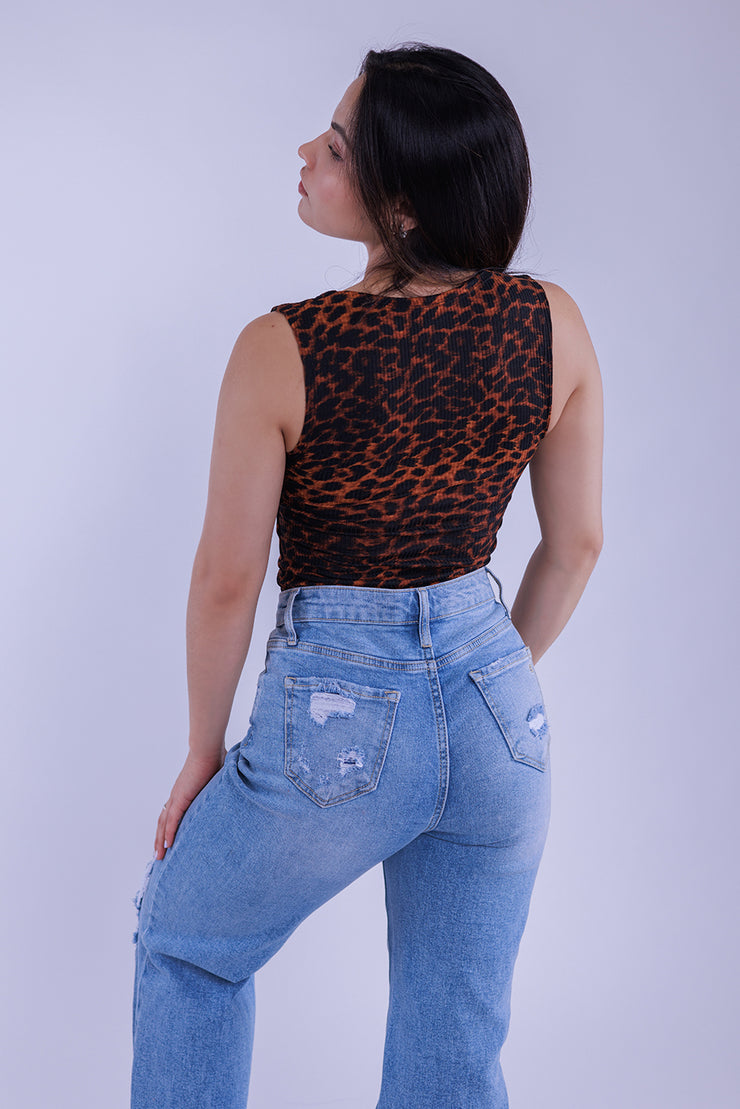 Pantiblusa de leopardo de tirantes