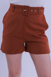 Short con cinto de tela ajustable