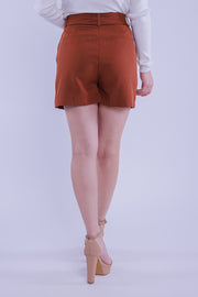 Short con cinto de tela ajustable