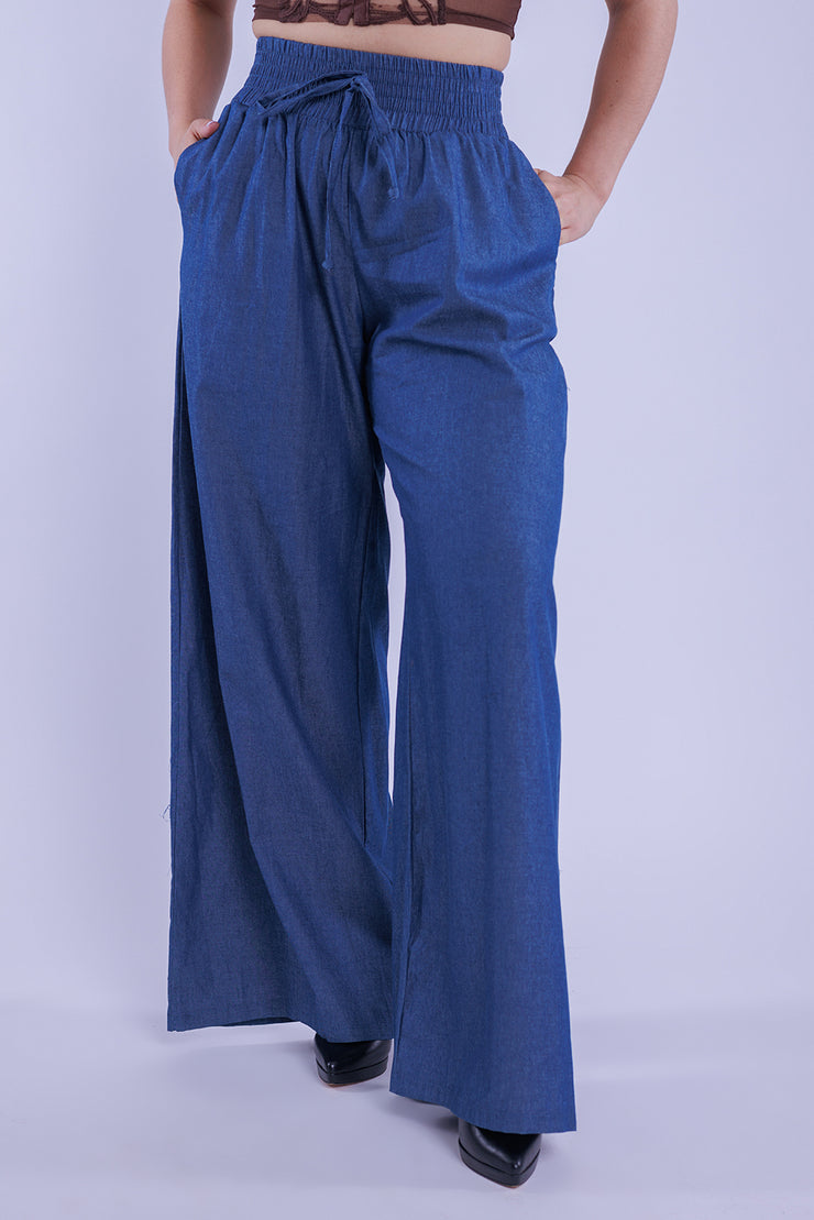 Pantalón de mezclilla tipo palazo
