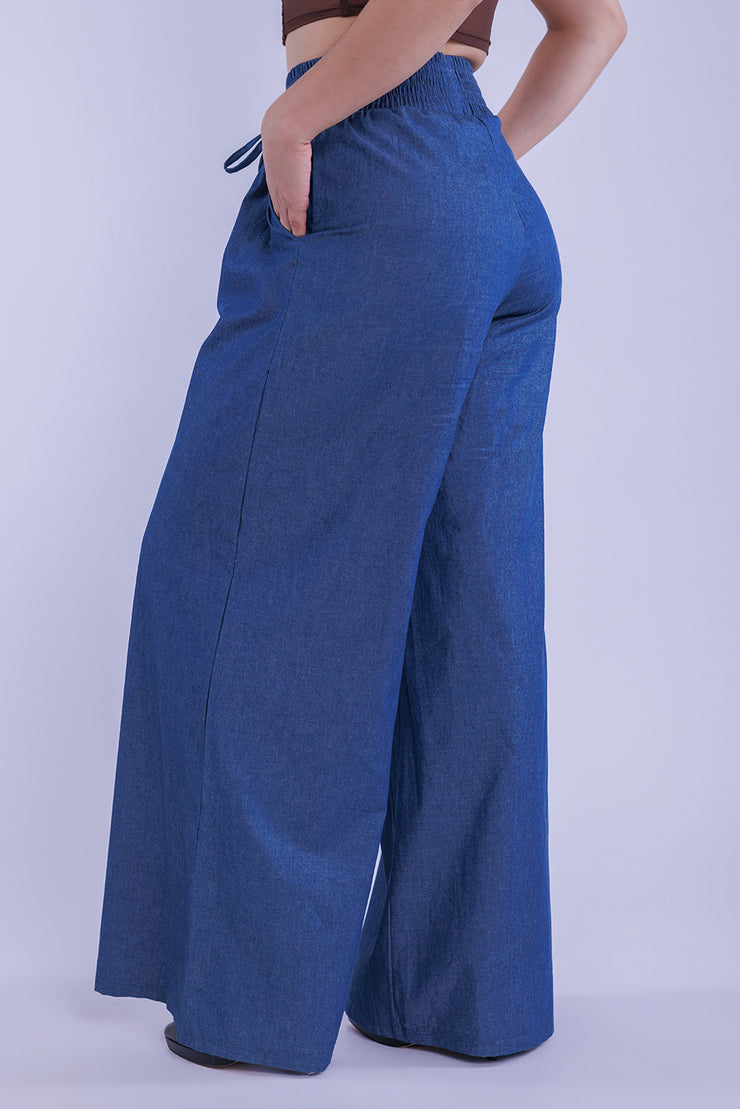 Pantalón de mezclilla tipo palazo