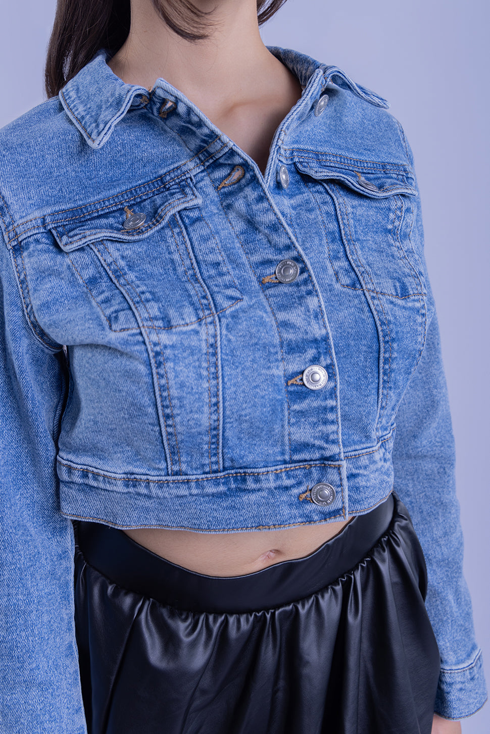 Chamarra mezclilla cara tipo crop top