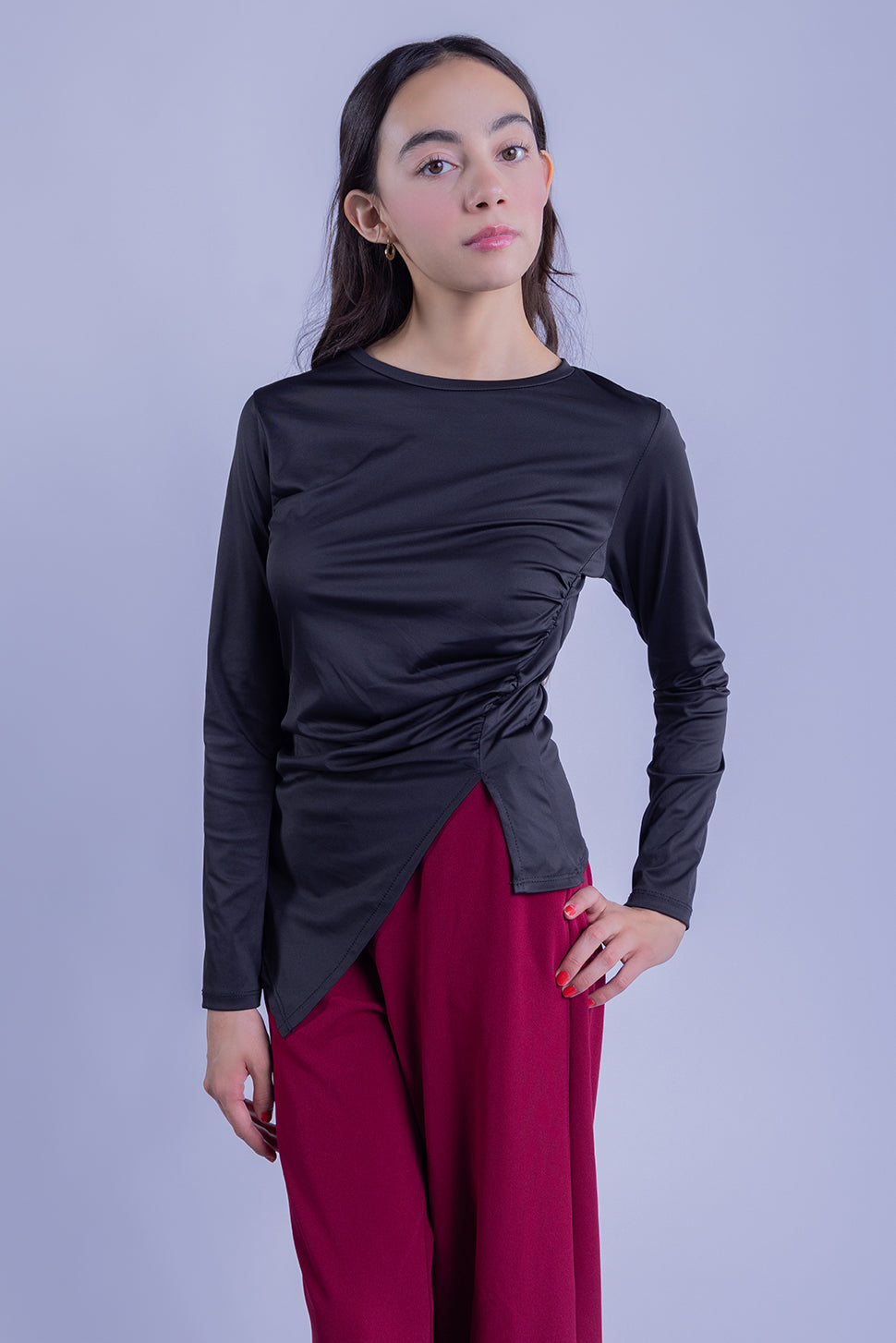 Blusa manga larga con corte desigual