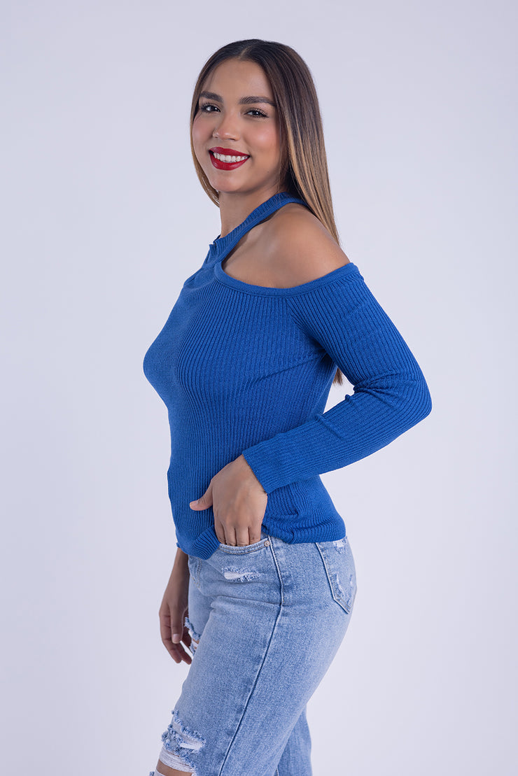 Suéter con hombro descubierto