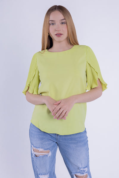 Blusa verde limon con manga plisada
