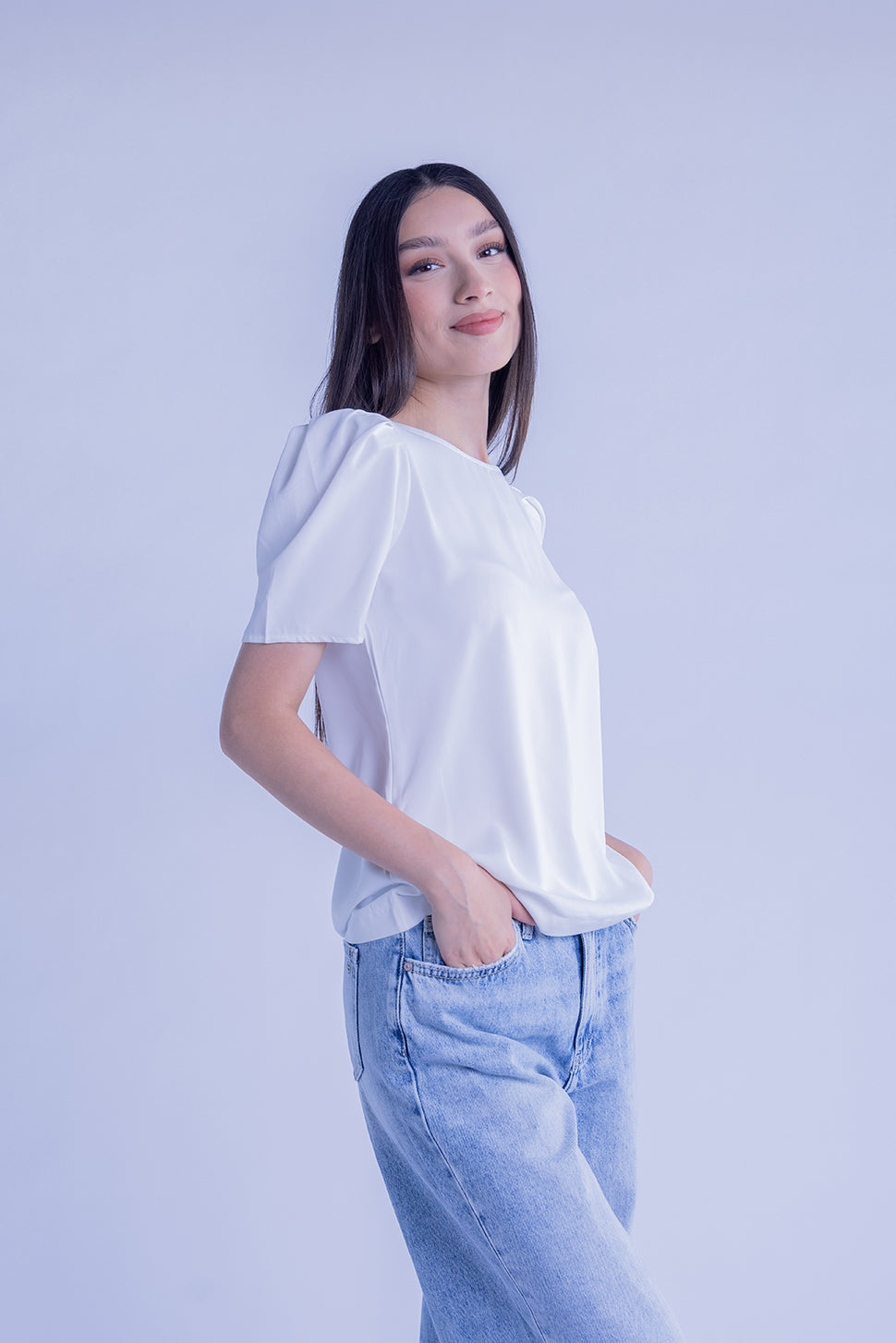 Blusa blanca con manga de globo