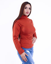 Blusa negra termica de cuello de tortuga