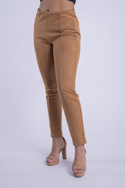 Pantalón de gamuza entubado seccionado