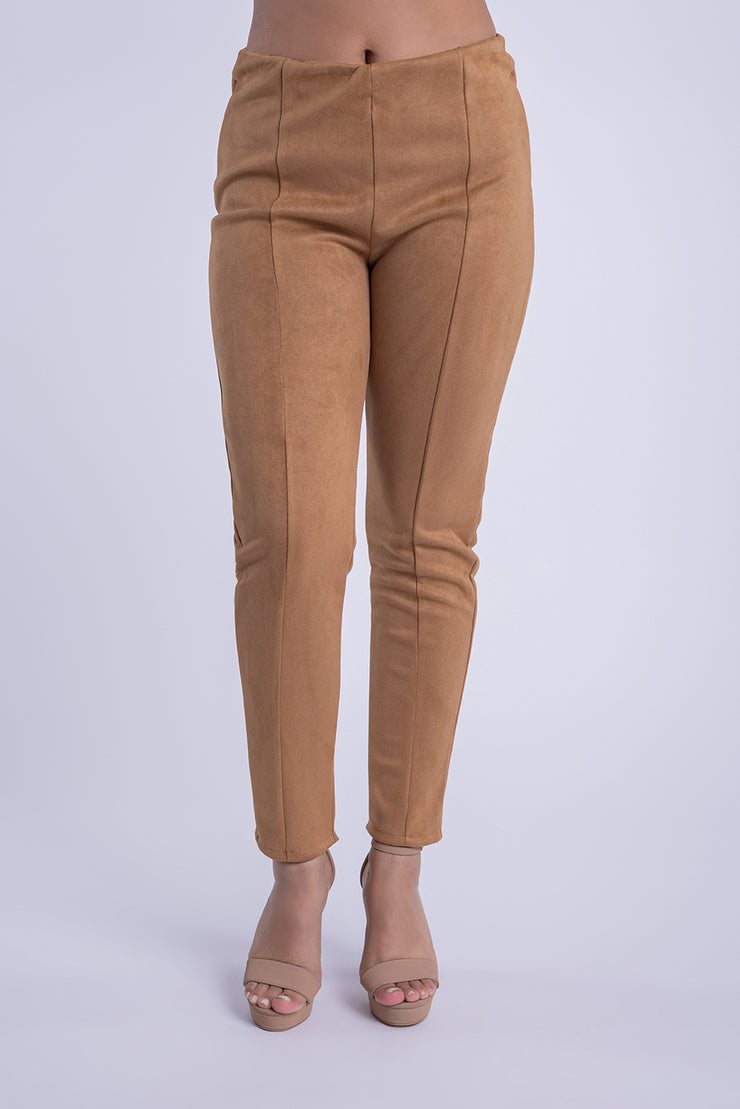 Pantalón de gamuza entubado seccionado