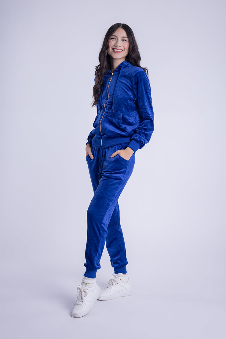 Conjunto de terciopelo tipo deportivo