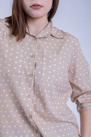 Blusa abotonada con lunares