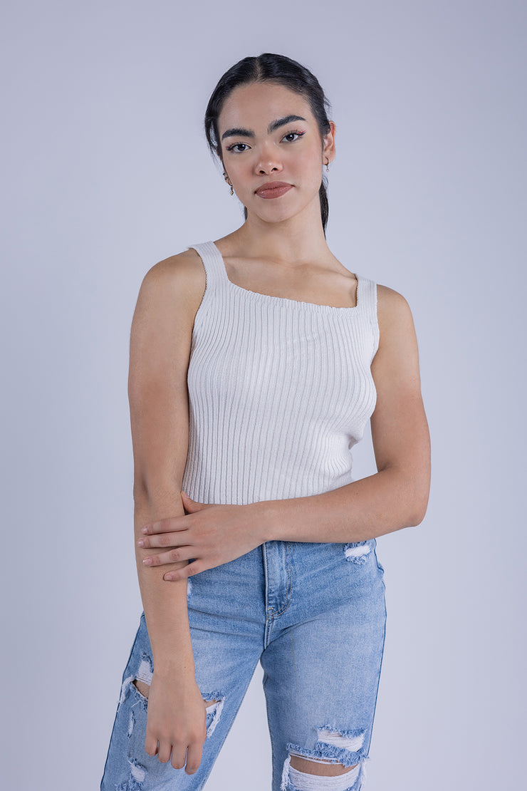 Suéter blanco de tirantes acanalado