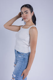 Suéter blanco de tirantes acanalado