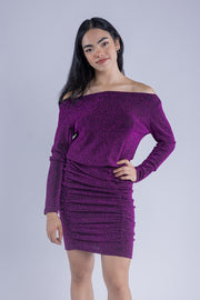 Vestido con destellos morado plisado