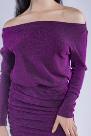 Vestido con destellos morado plisado