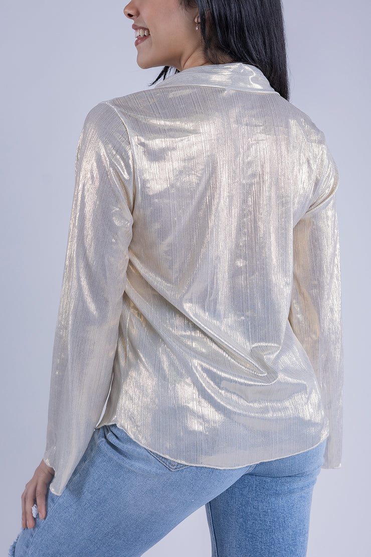 Blusa dorada satinada