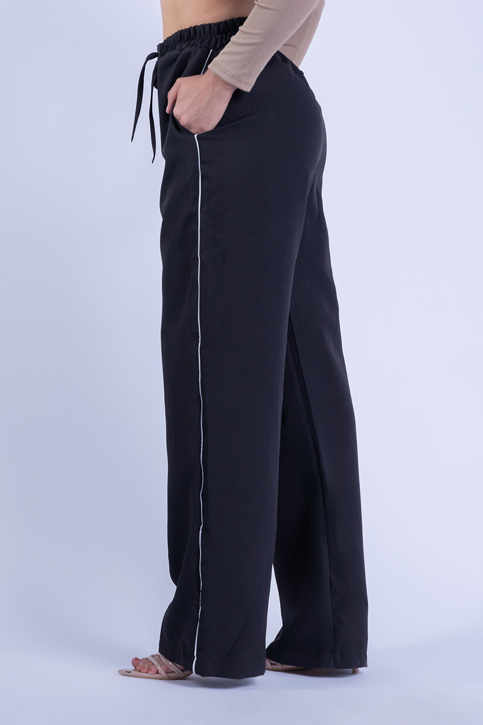 Pantalonera deportiva negra