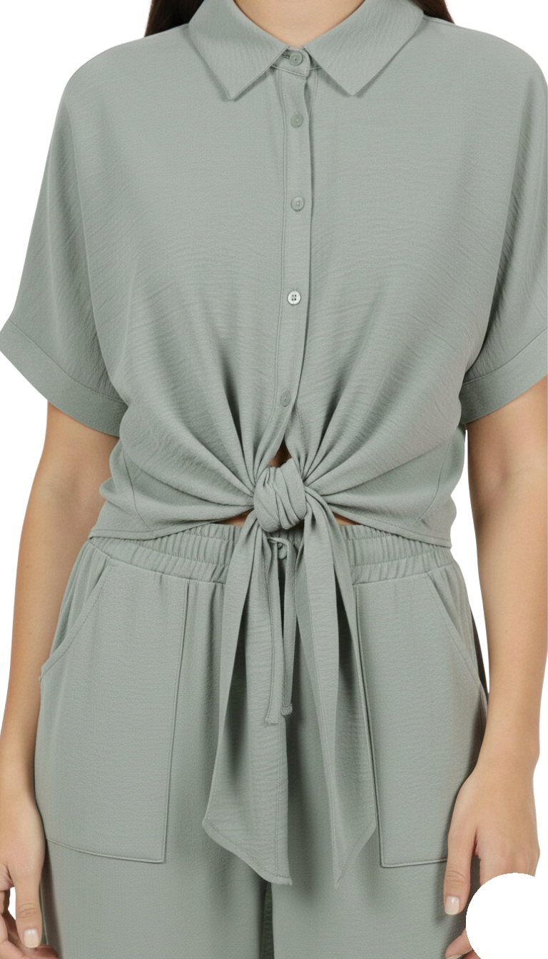 Conjunto de dos piezas de blusa con cola y pantalón