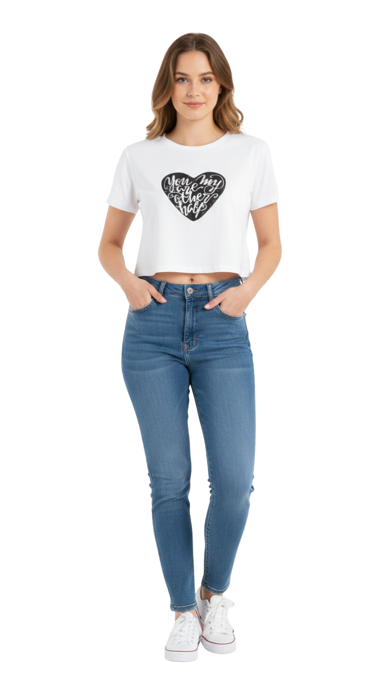 Crop top blanco con corazón de serigrafia