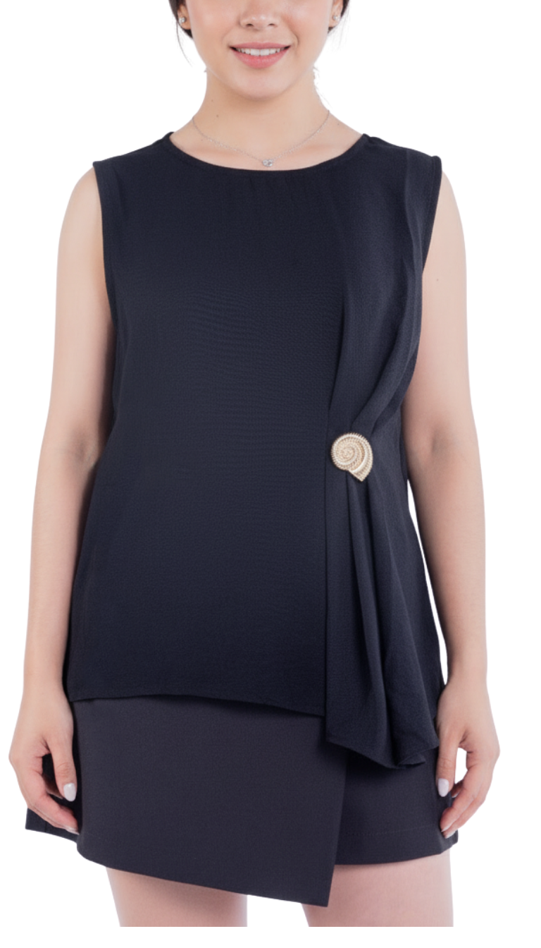 Blusa negra tipo mesh con detalle lateral metálico