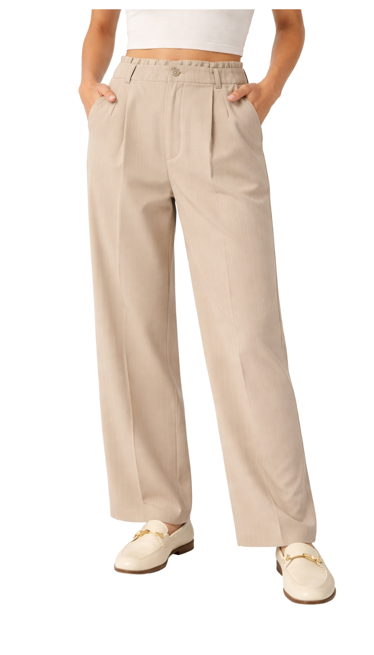 Pantalon beige de rayas con pinzas al frente