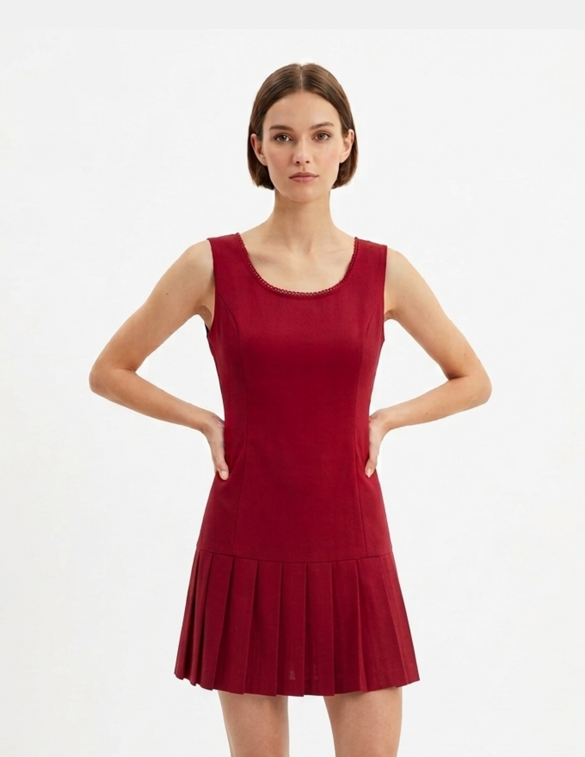 Vestido rojo co falda tableada