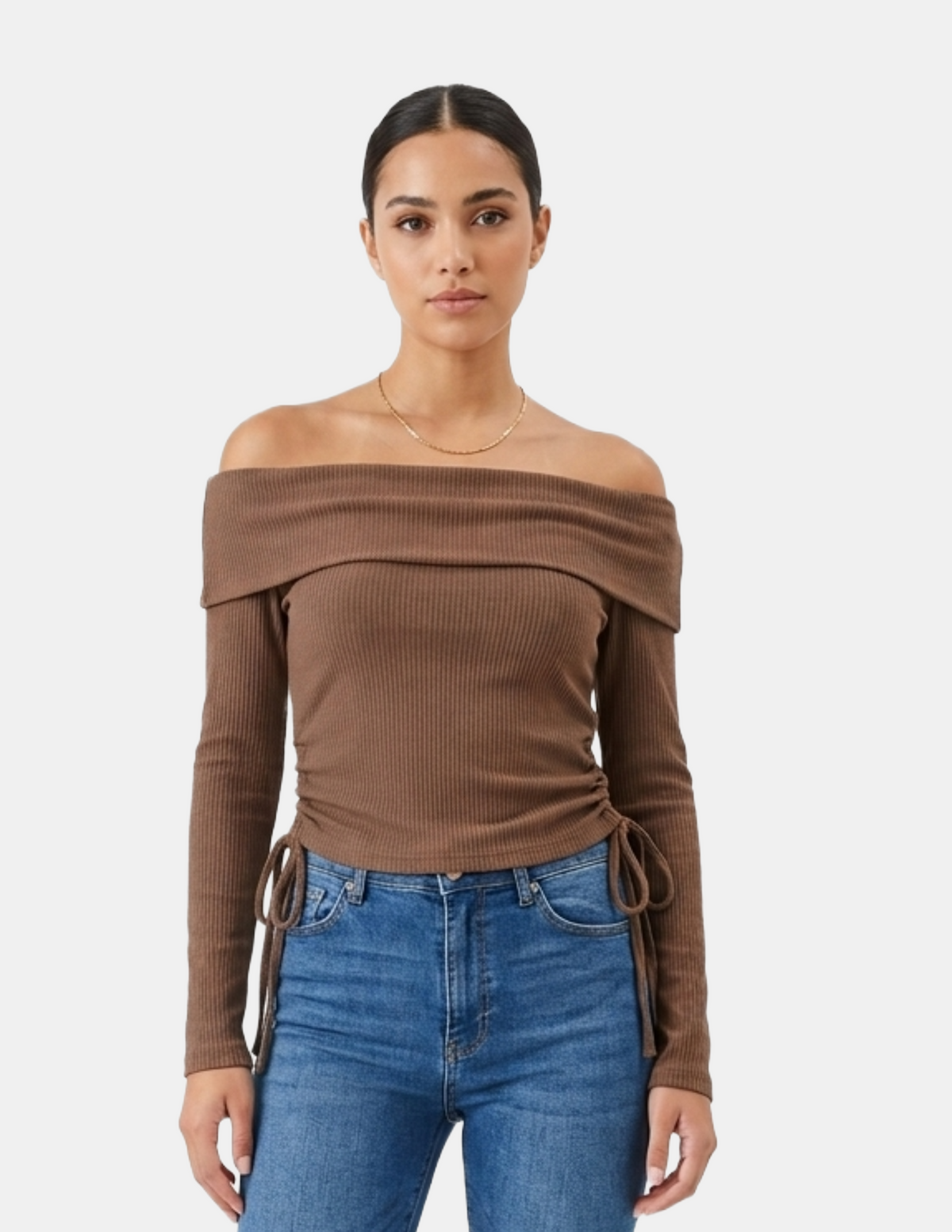 Blusa acanalada cafe con hombro descubierto