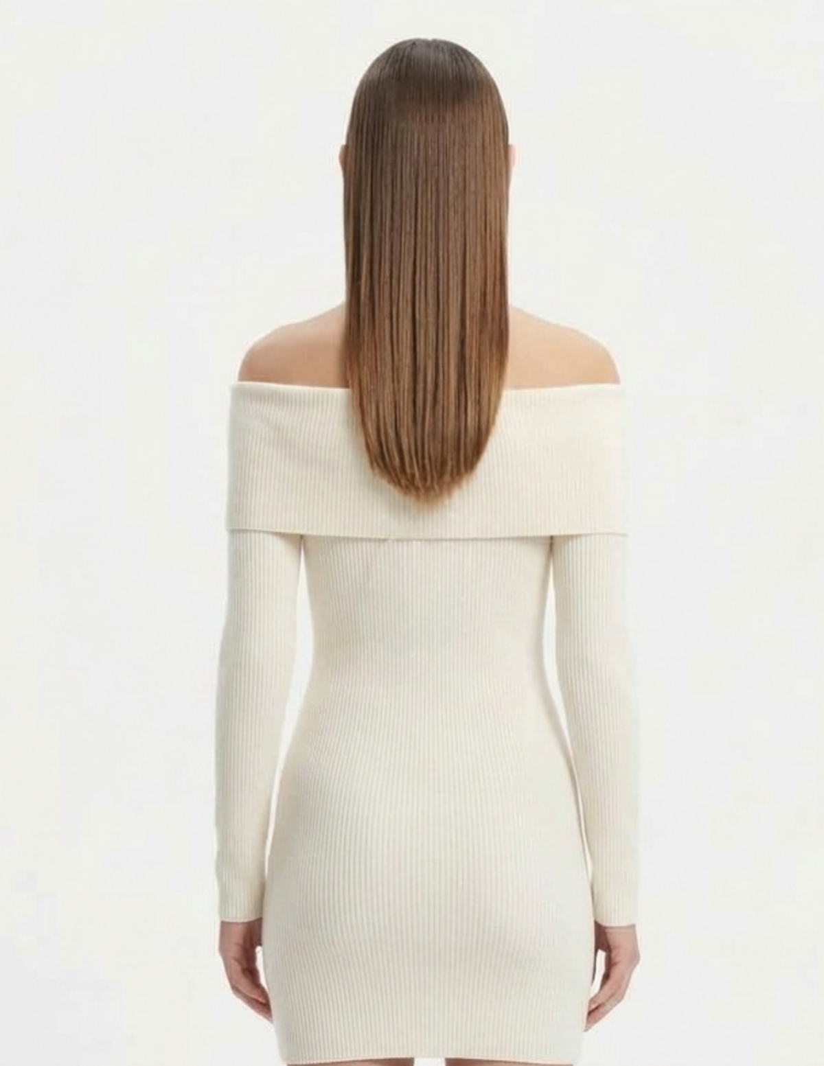 Vestido acanalado blanco con hombro descubierto