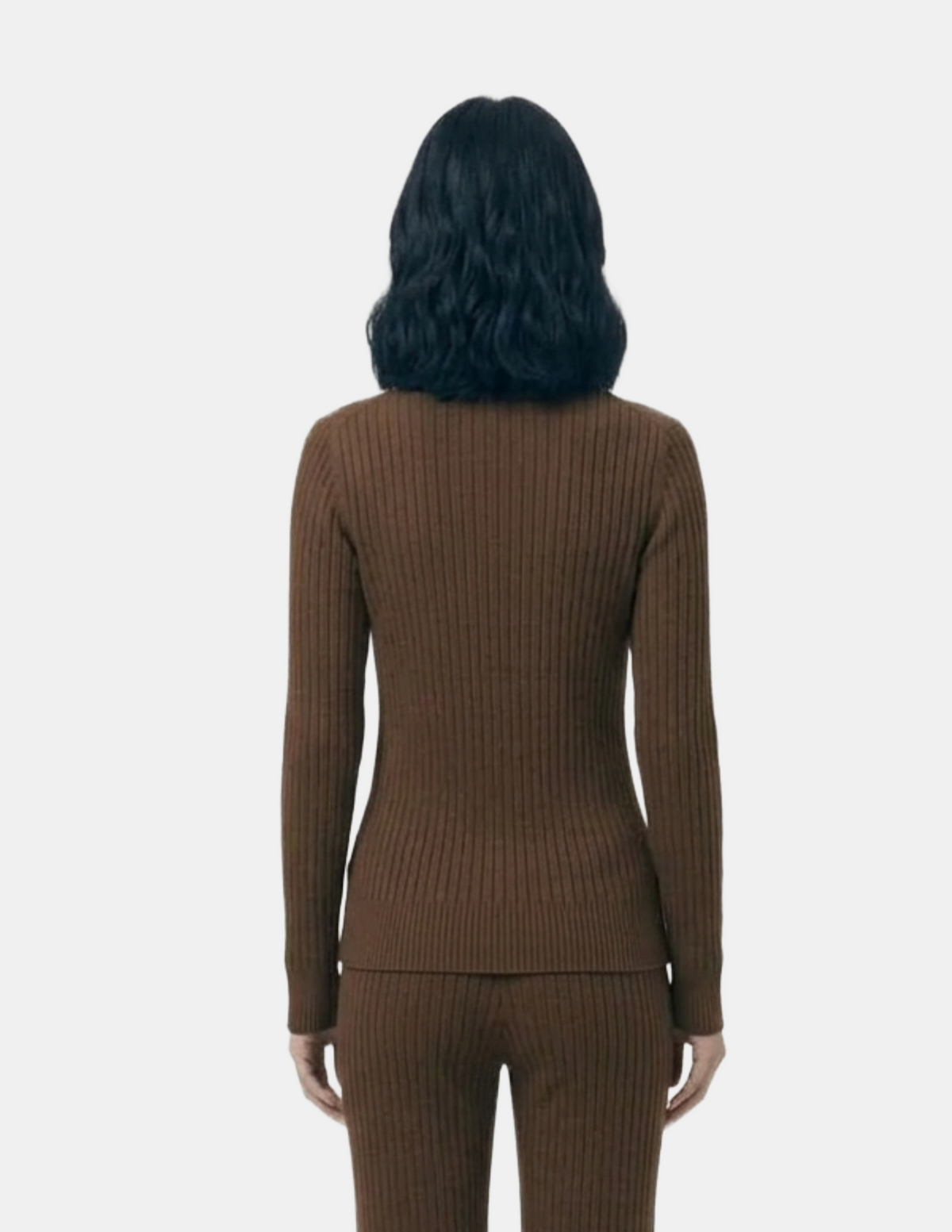 Conjunto cafe con suéter acanalado cuello redondo y pantalonera