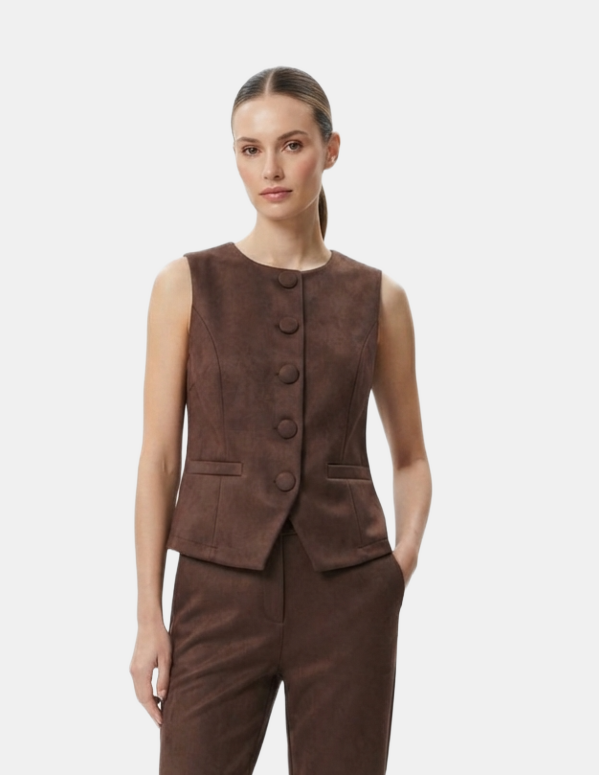 Conjunto de gamuza de chaleco y pantalón cafe